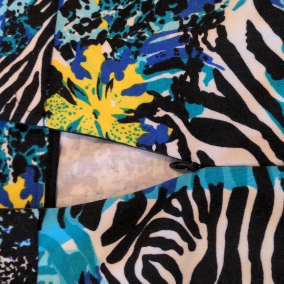 Lovely printed skirt size large - Picture 7 of 9